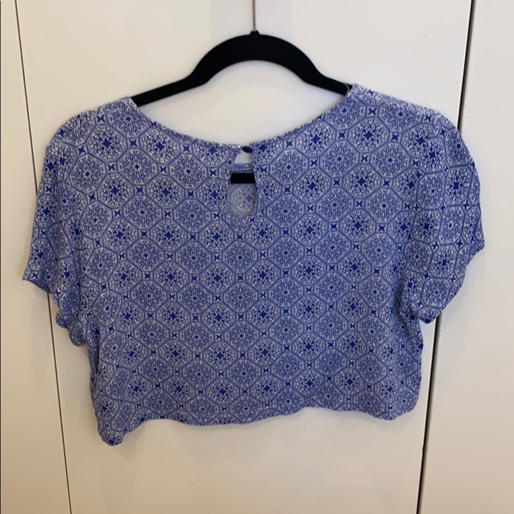 Flowy Crop Top - Picture 4 of 4